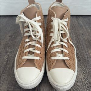 Tan Sherpa converse